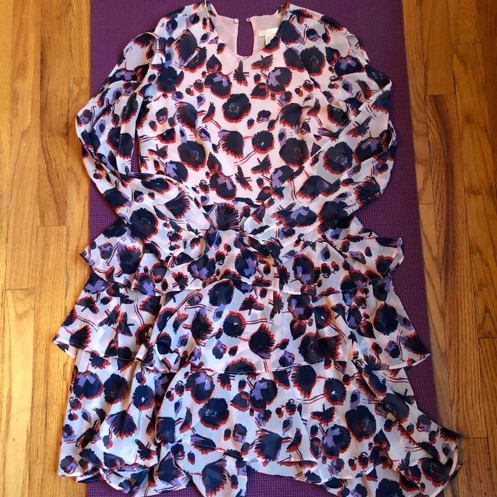 NWT Floral Dress 🌸🌺🌼